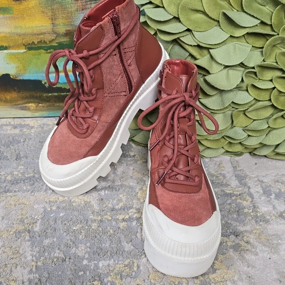 GIanni Bini Wander Lust Lug Sole Platform booties